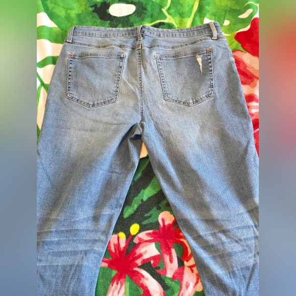 High Waisted Distressed Womens R Jeans - Picture 2 of 12